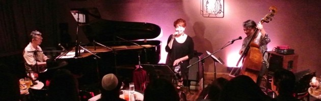 MCと歌の楽しい時間を皆さんが共有した週末の夜