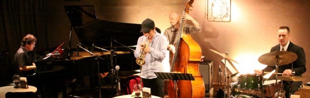 まさにストレート・アヘッドな気持ちいい演奏