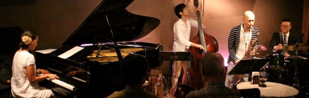 無駄な音のない美しい音色で選曲も素敵