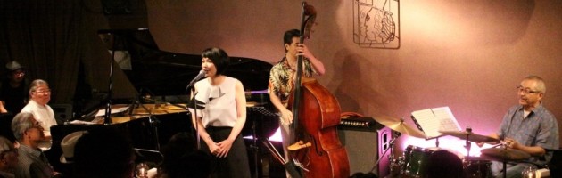 演奏と歌をたっぷり楽しんだ満席大盛況の連休中日