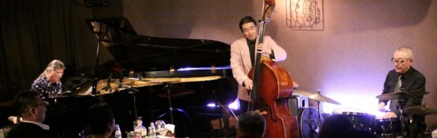 長年のファンがいらして楽しんだリラックスした独自の世界