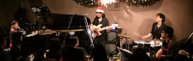 同メンバーの夜の部もお陰様で満々席の大賑わい