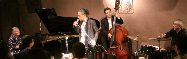 実家に帰ったようなリラックスしたステージ