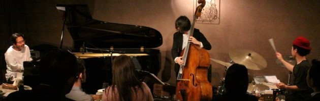 クリエイティブな演奏と太く深い銘器の音色に感動