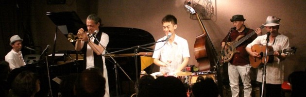 たくさん元気をもらった陽気でノリのいい亜熱帯のような店内