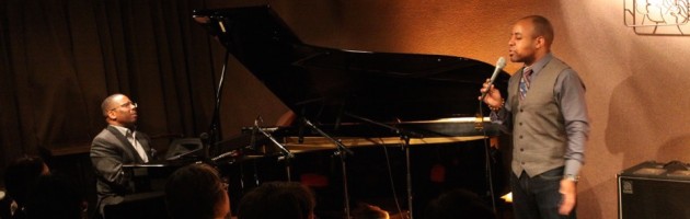 お馴染み曲の上品な男性ボーカルを堪能